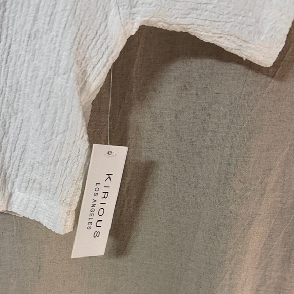 Women’s White Cropped Button-Front Shirt with Relaxed Collar - Picture 2 of 6